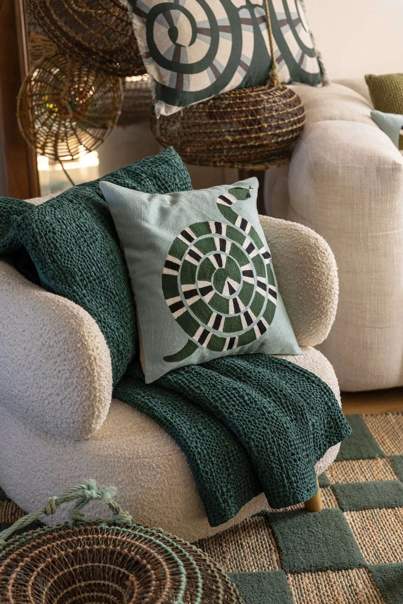 Coussin brodé Yoka Jaune by Vivaraise