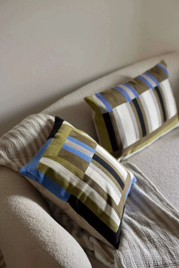 Coussin brodé Jason Cèdre by Vivaraise