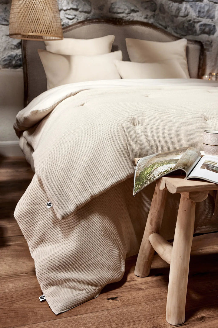 Housse de couette 240 x 220 cm Nid d'abeille uni ALMA Pampa by L'effet papillon