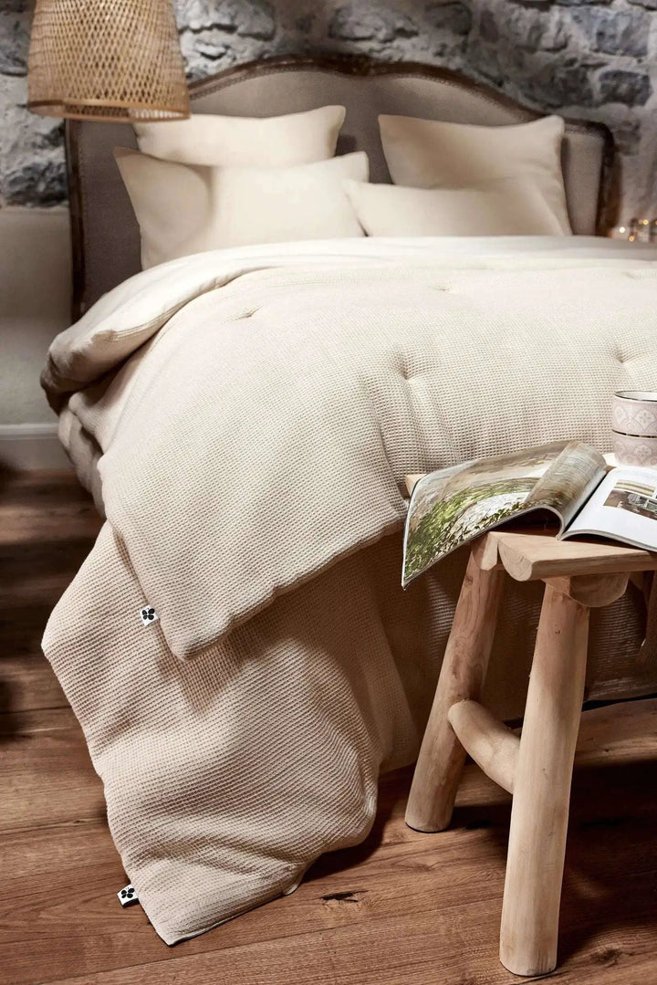 Bout de lit 90 x 200 cm Nid d'abeille uni ALMA Pampa by L'effet papillon