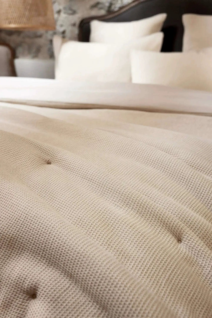 Bout de lit 90 x 200 cm Nid d'abeille uni ALMA Pampa by L'effet papillon