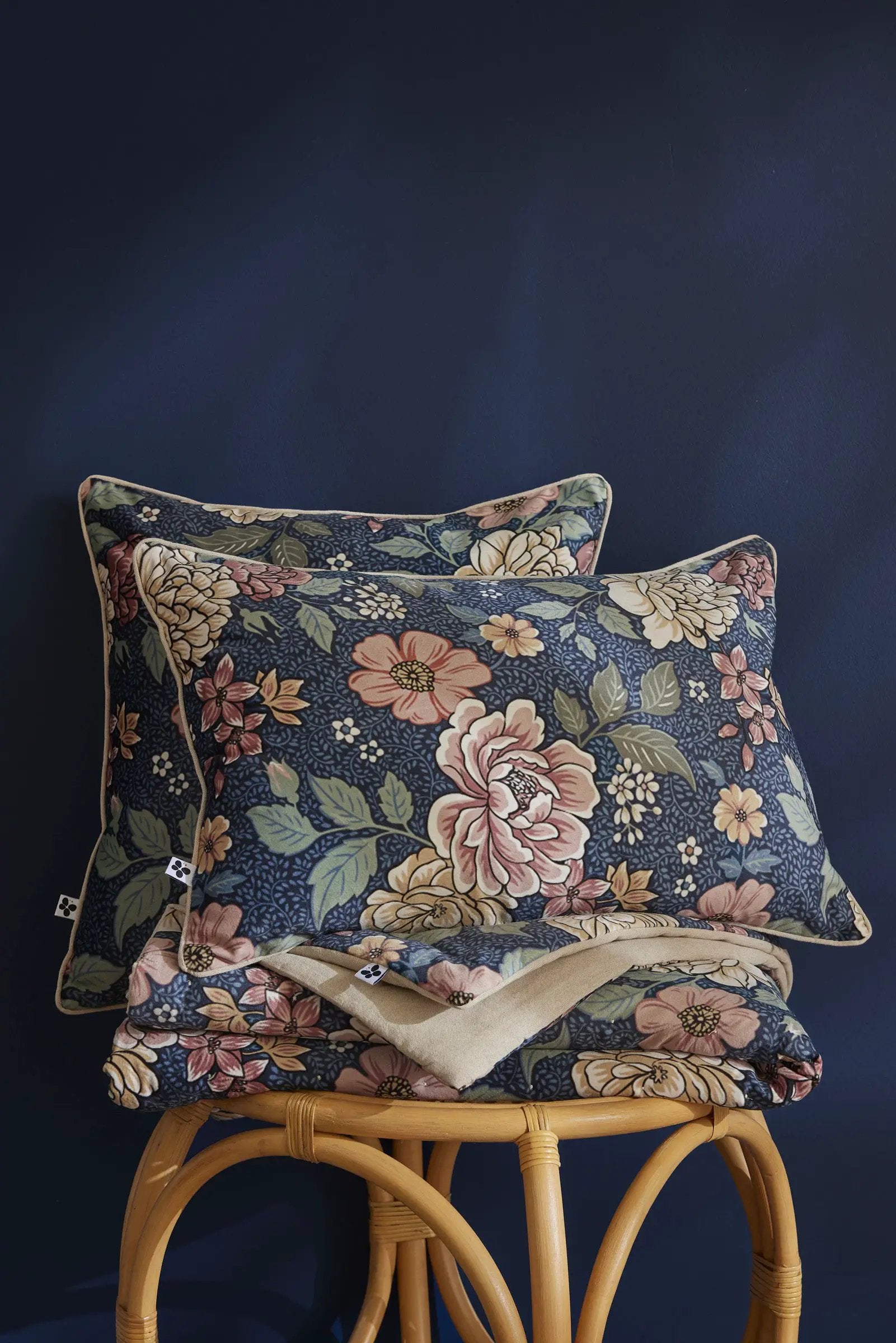 Coussin déhoussable 40 x 60 cm Velours imprimé AUGUSTINE by L'effet papillon