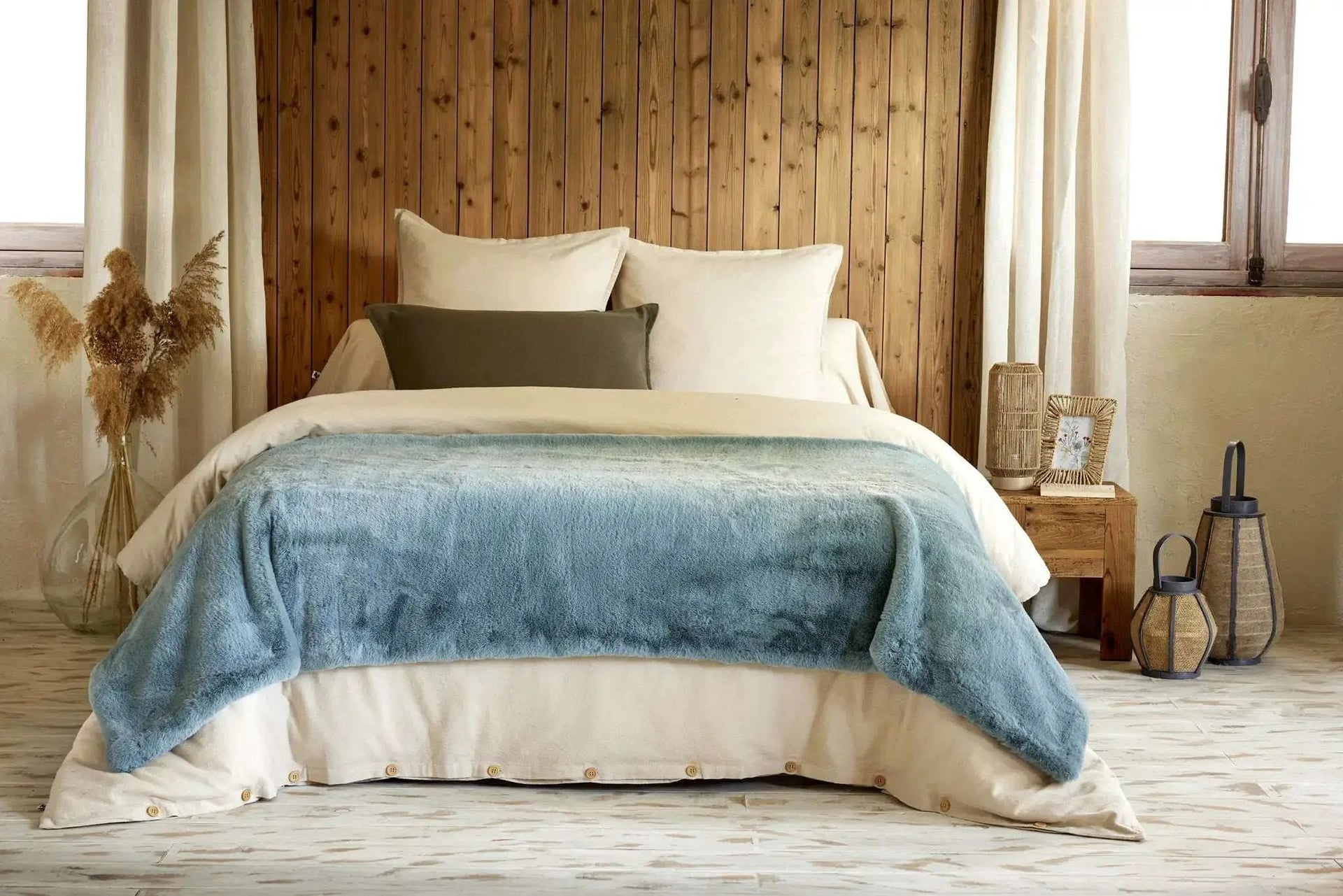 Bout de lit 90 x 220 cm Polyester SVEN Bleu arctique by L'effet papillon