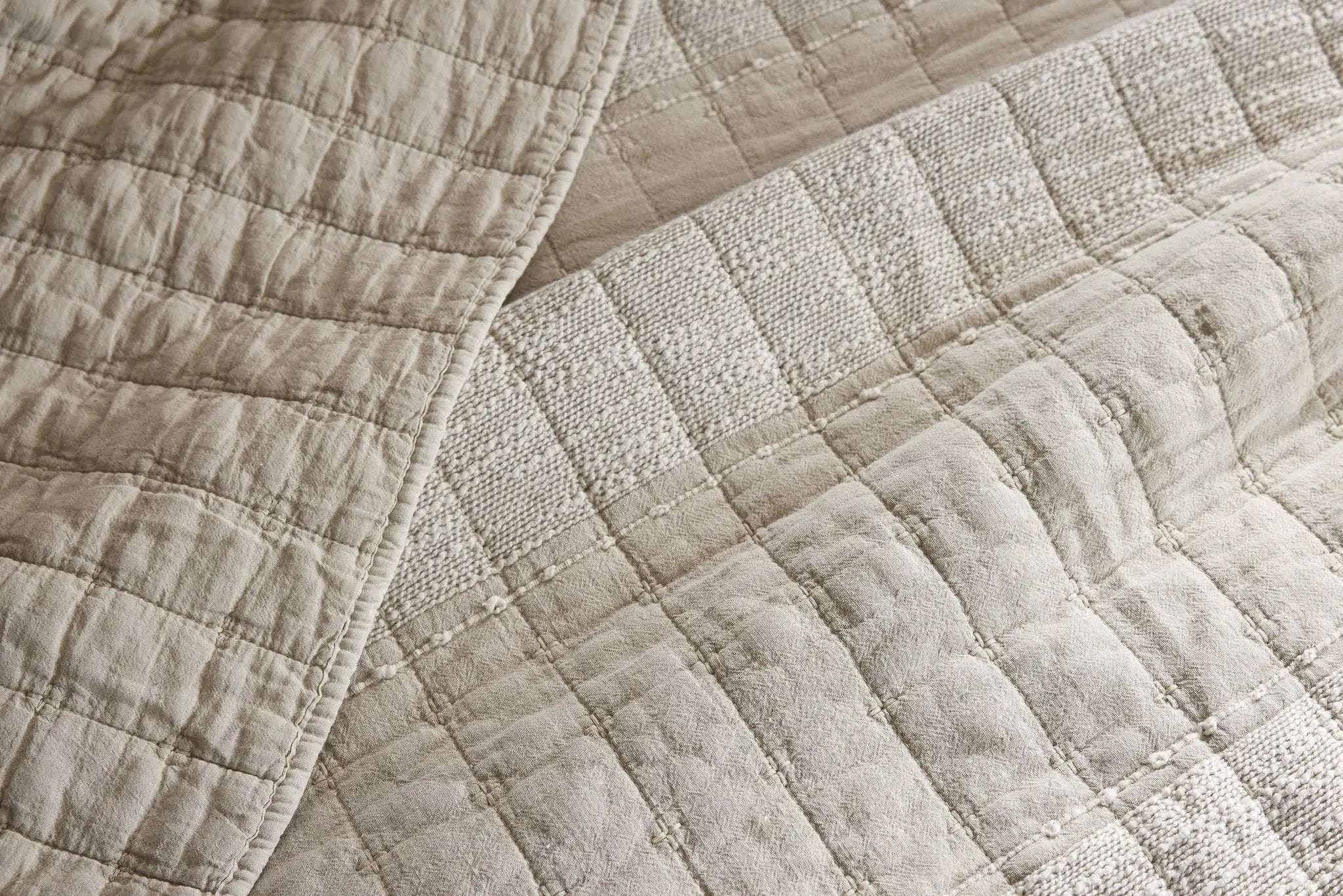 Jeté de lit 240 x 260 cm ZÉLIE Coton jacquard Sable by L'effet papillon