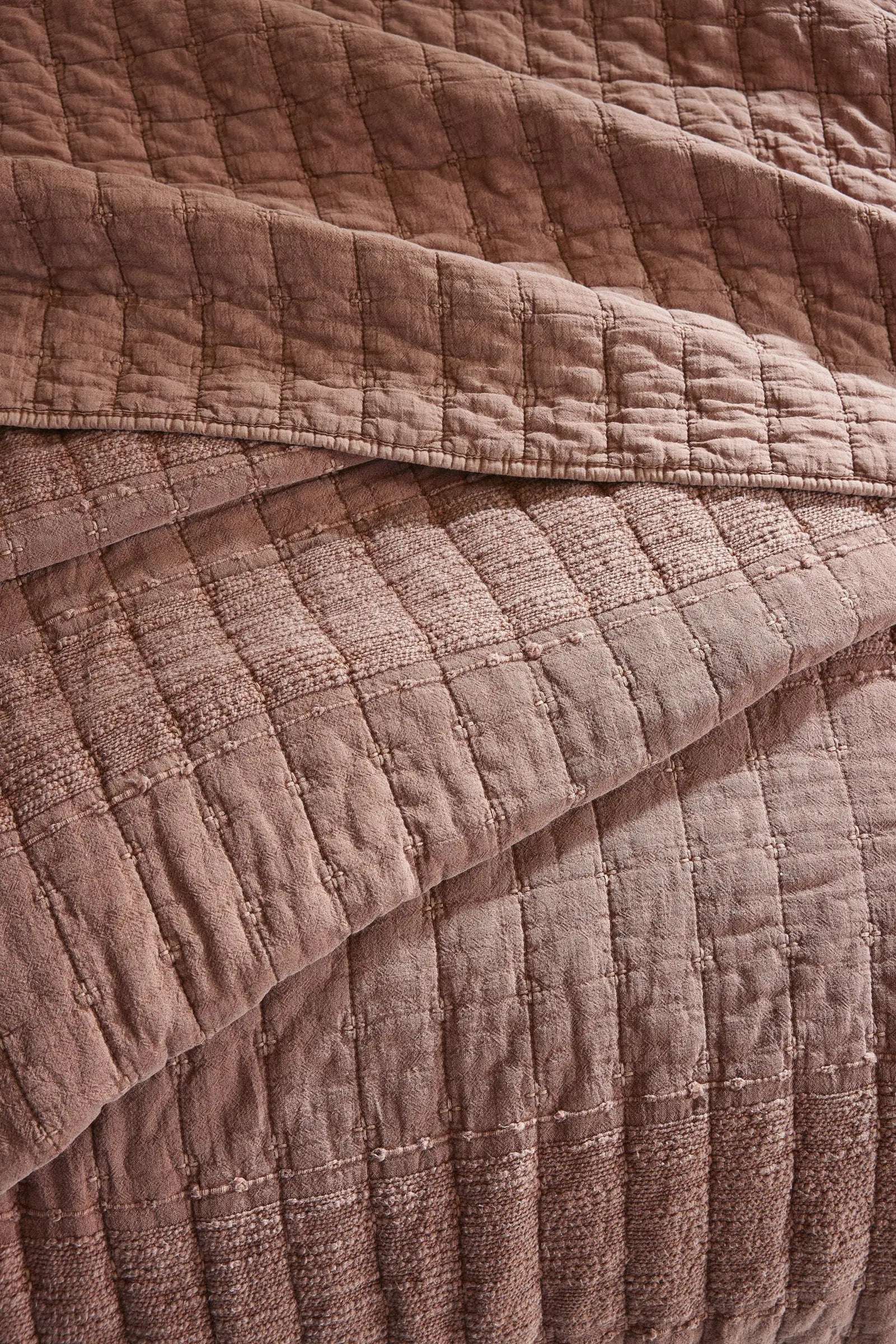 Jeté de lit 240 x 260 cm ZÉLIE Coton jacquard Terracotta by L'effet papillon