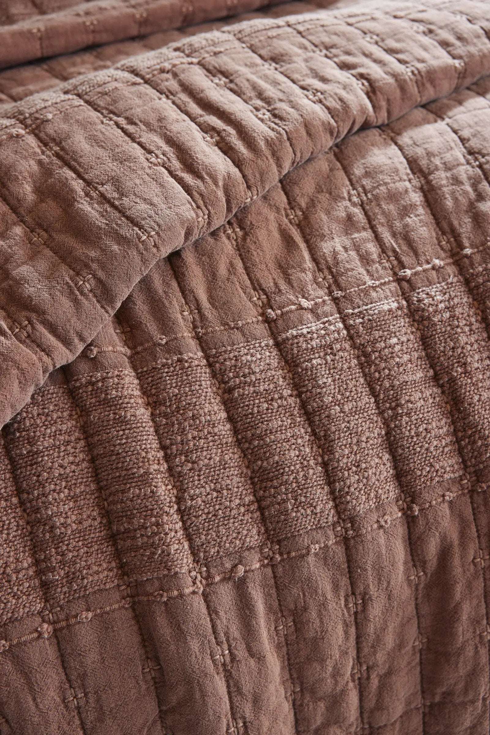 Jeté de lit 240 x 260 cm ZÉLIE Coton jacquard Terracotta by L'effet papillon