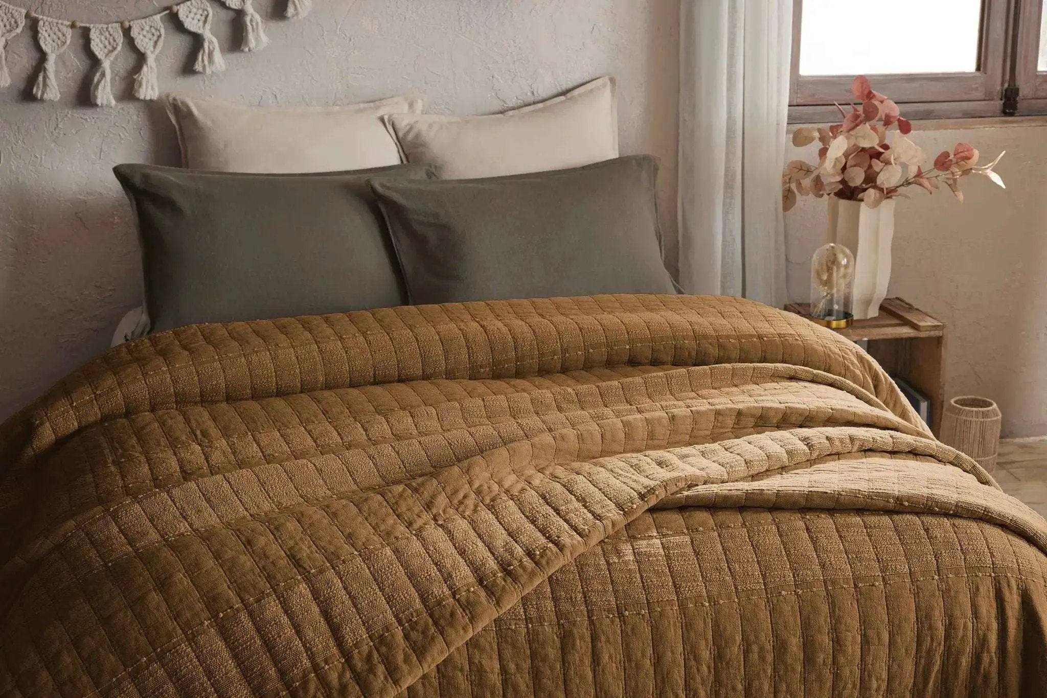 Jeté de lit 240 x 260 cm ZÉLIE Coton jacquard Camel by L'effet papillon