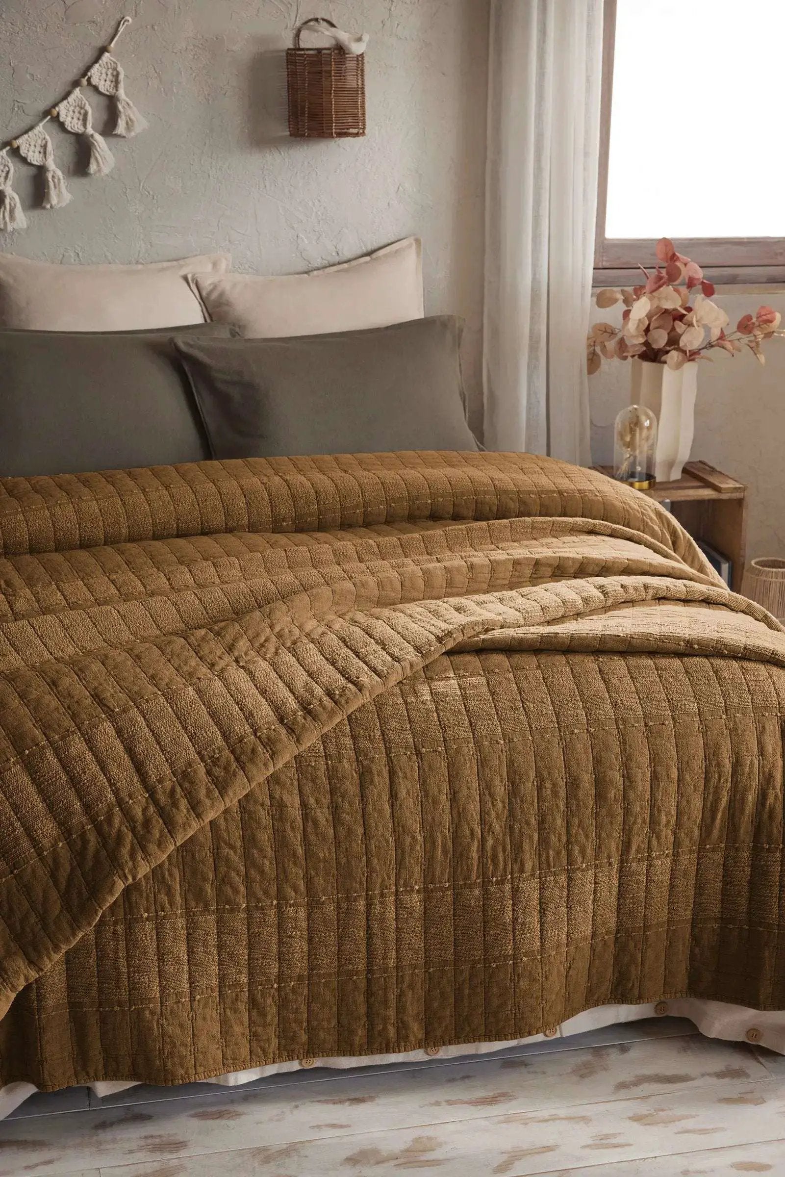 Jeté de lit 240 x 260 cm ZÉLIE Coton jacquard Camel by L'effet papillon