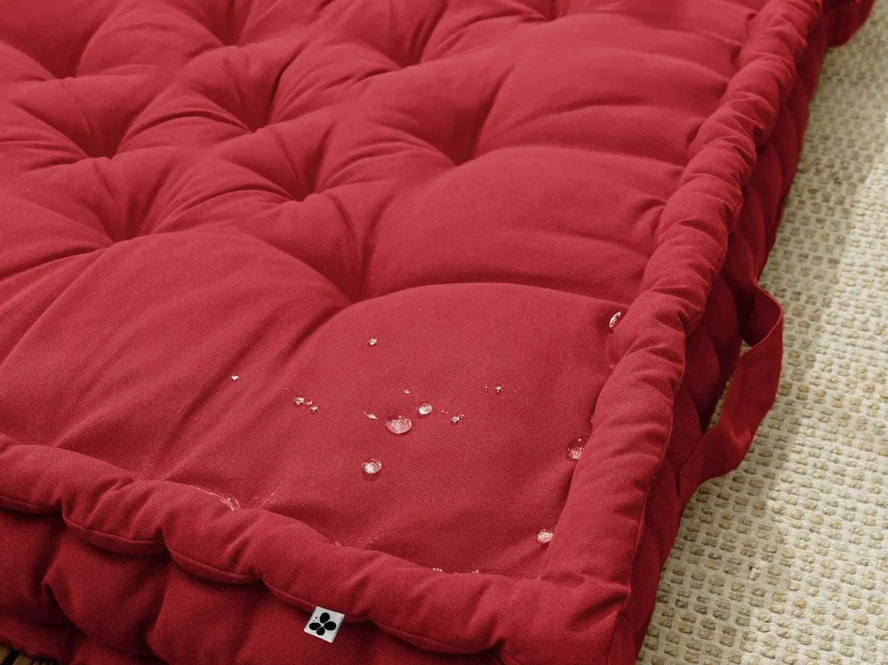 Coussin de sol 50 x 50 x 10 cm Coton uni KALA Cerise by L'effet papillon
