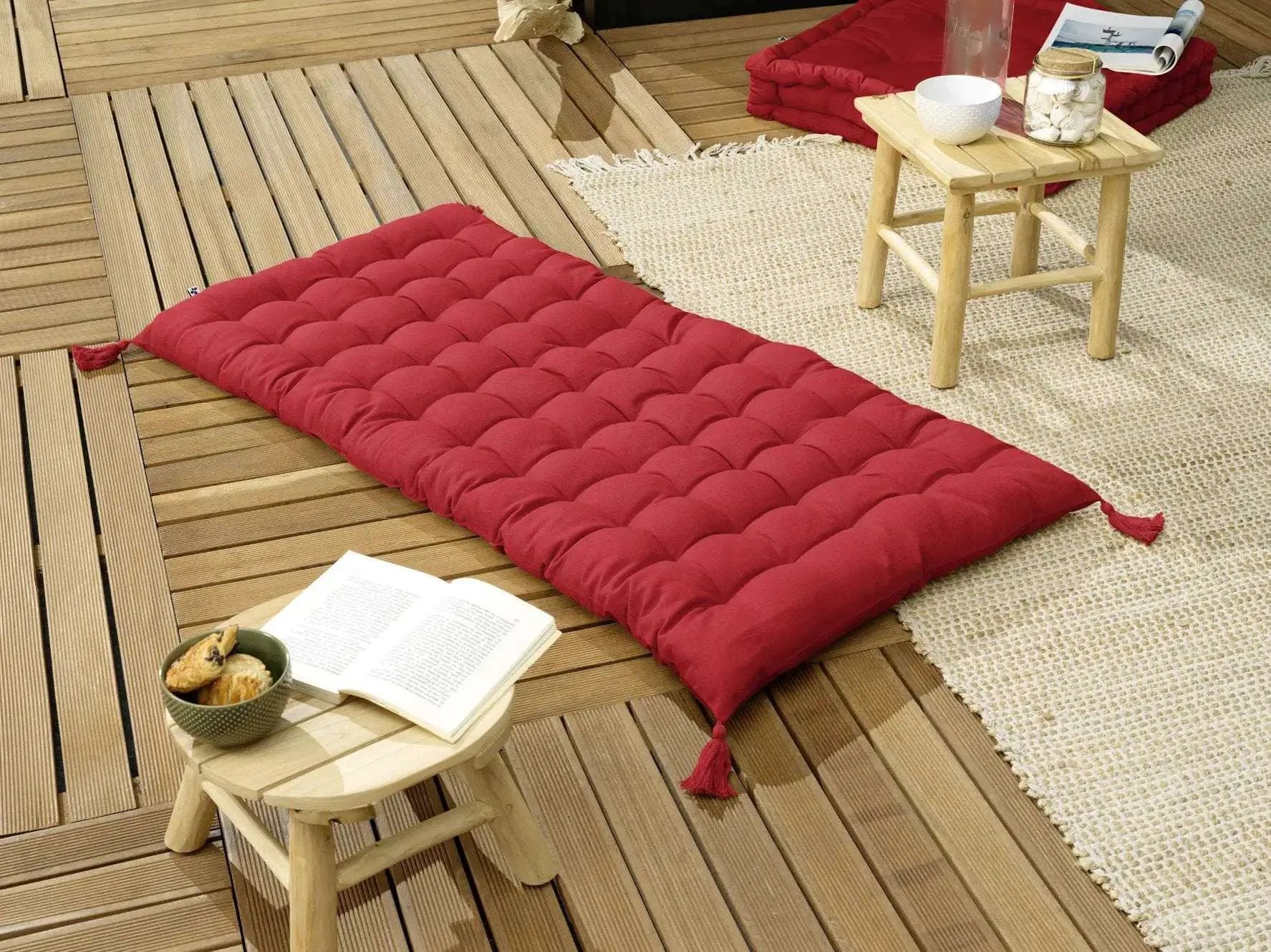 Matelas de sol avec pompons 60 x 120 cm Coton uni KALA Cerise by L'effet papillon