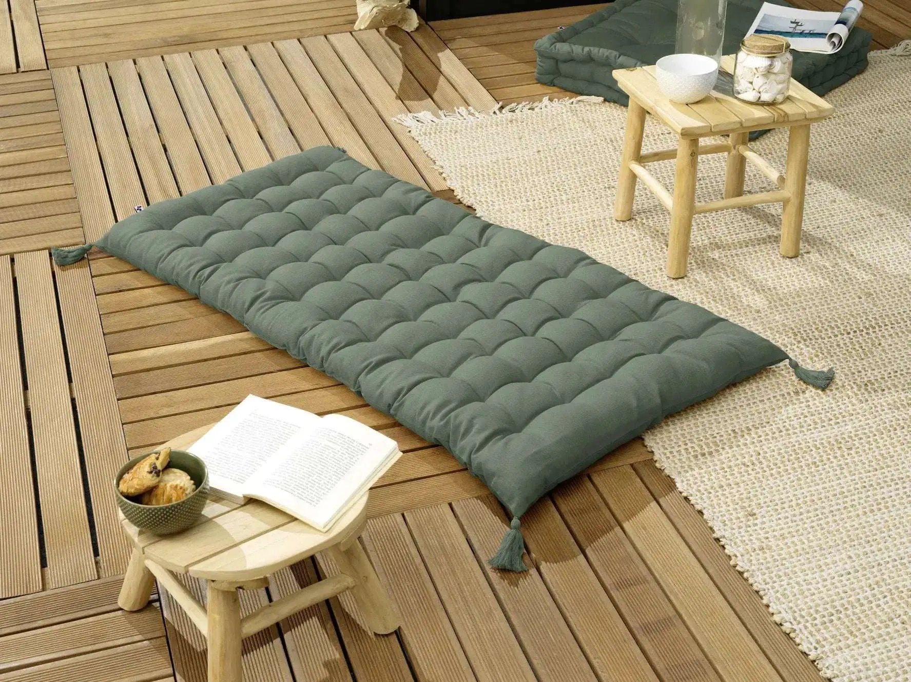 Matelas de sol avec pompons 60 x 120 cm Coton uni KALA Romarin by L'effet papillon