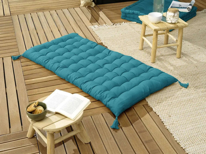 Matelas de sol avec pompons 60 x 120 cm Coton uni KALA Paon by L'effet papillon