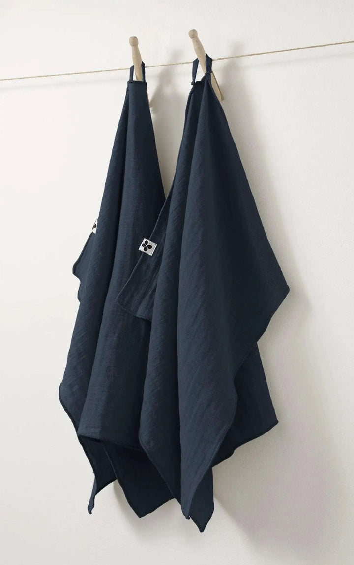 Lot de 2 essuie-mains 50 x 70 cm Gaze de coton unie GAÏA Minuit by L'effet papillon