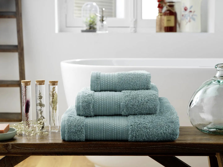 Serviette de douche 70 x 130 cm GARANCE Bleu glacier by L'effet papillon
