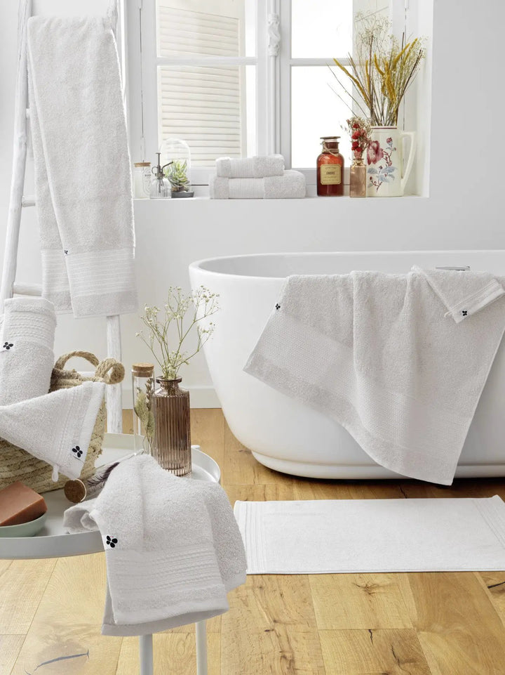 Serviette de bain 90 x 150 cm GARANCE Chantilly by L'effet papillon