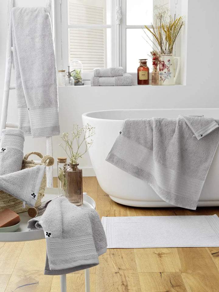 Serviette de bain 90 x 150 cm GARANCE Nuage by L'effet papillon