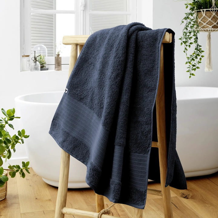 Serviette de bain 90 x 150 cm GARANCE Minuit by L'effet papillon
