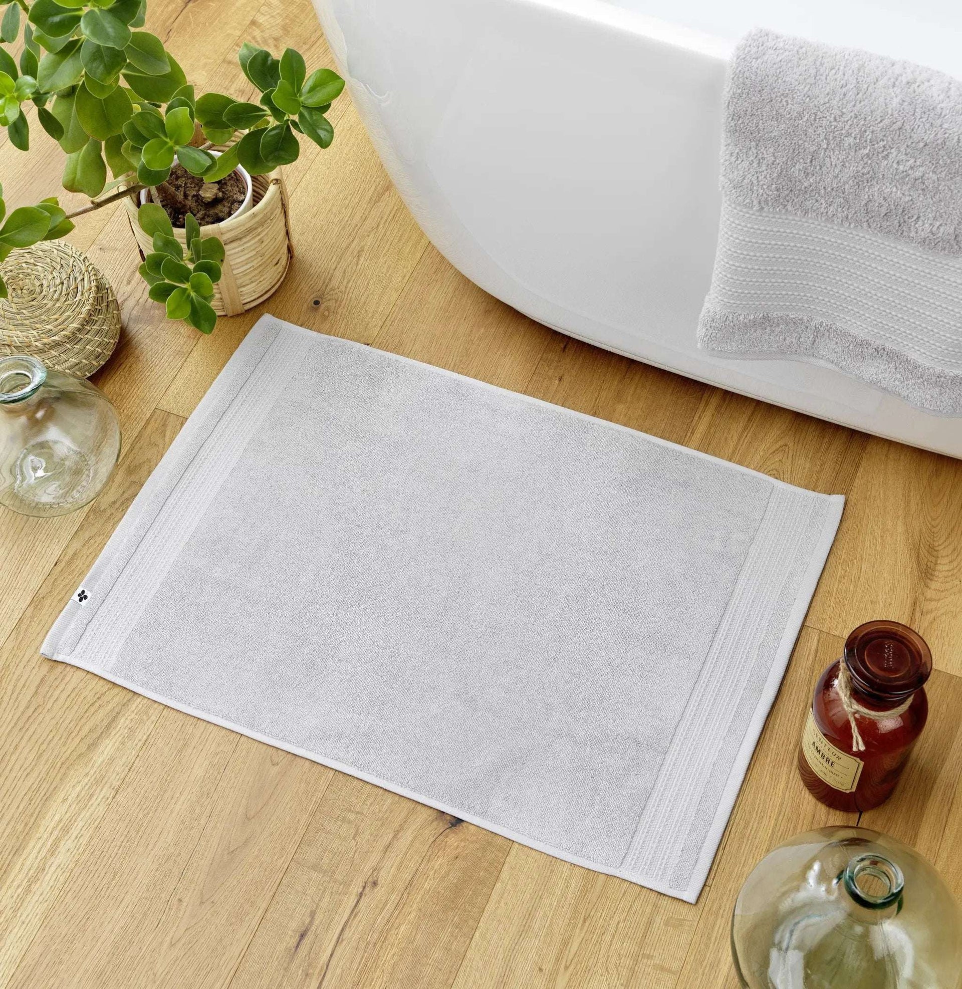 Tapis de bain 50 x 70 cm GARANCE Nuage by L'effet papillon