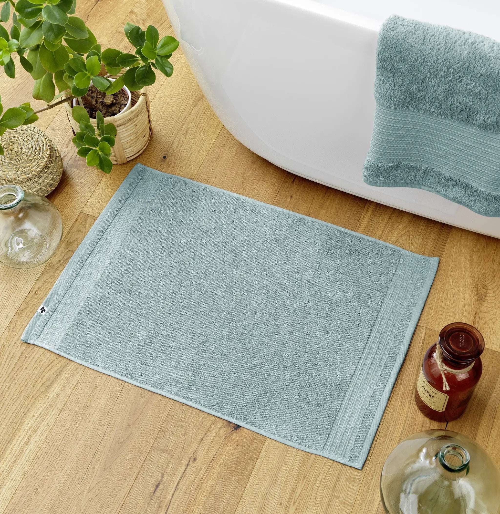 Tapis de bain 50 x 70 cm GARANCE Bleu glacier by L'effet papillon
