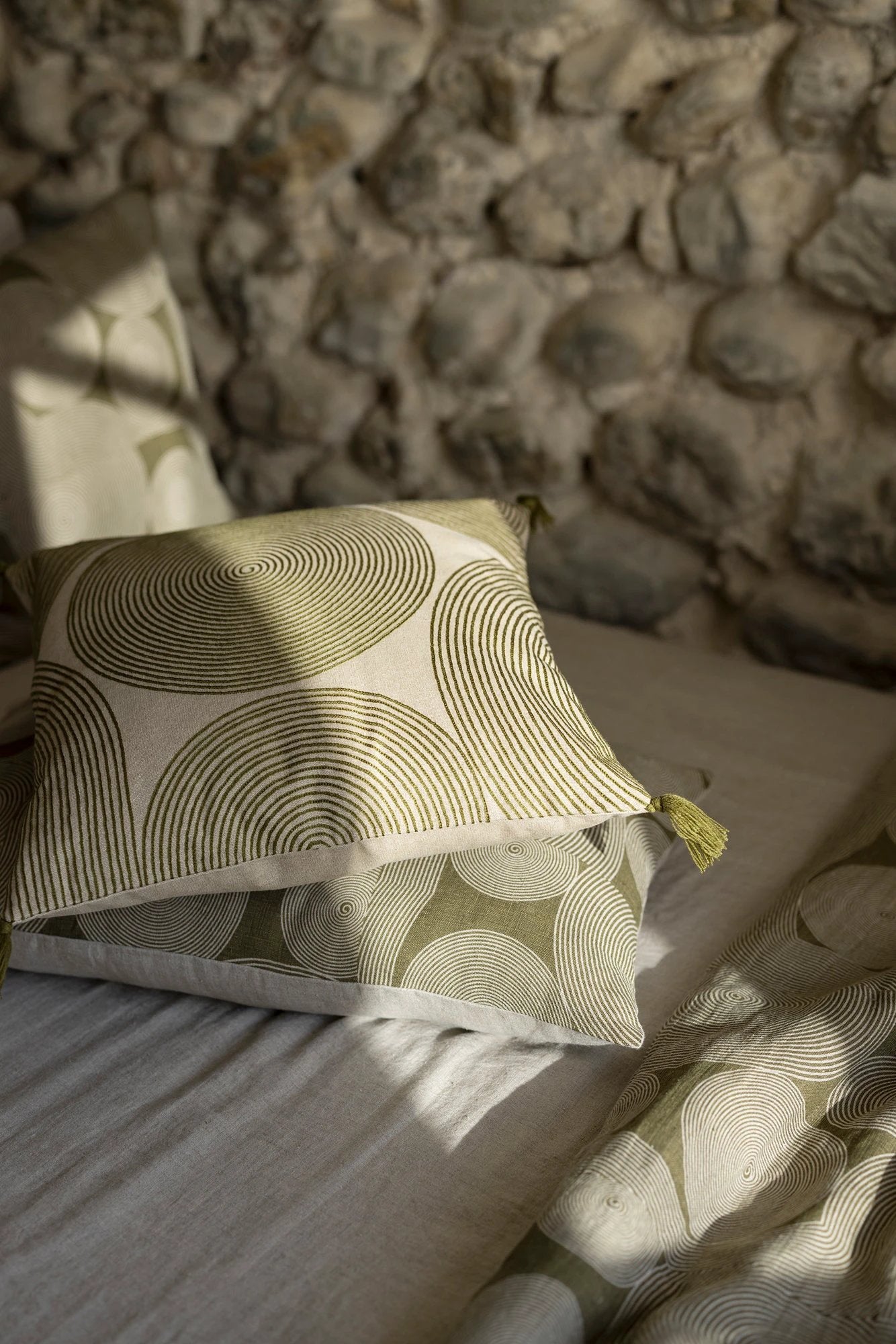 Coussin brodé Tito Naturel by Vivaraise