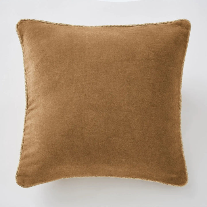Coussin déhoussable 45 x 45 cm Velours de coton CÉSAR Camel by L'effet papillon