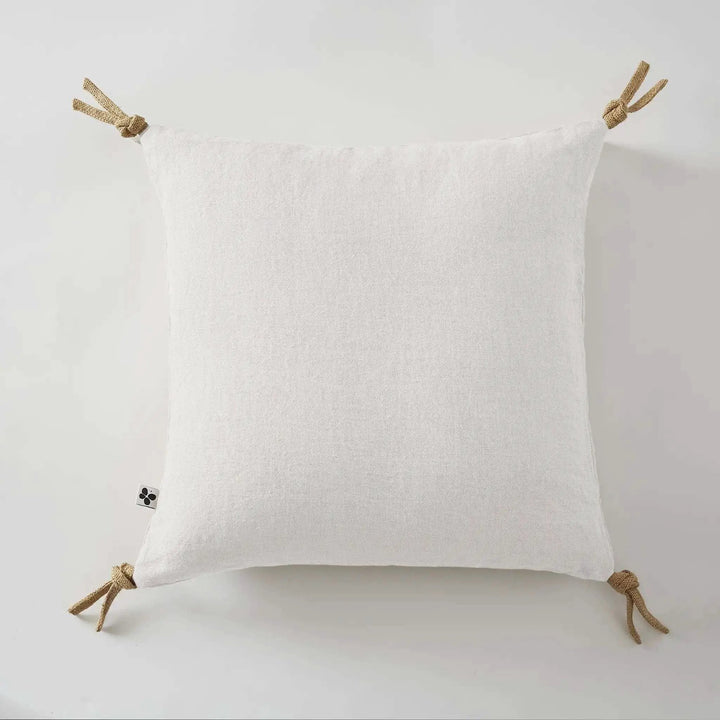 Coussin déhoussable avec pompons Lin lavé 45 x 45 cm SOLINE Craie by L'effet papillon