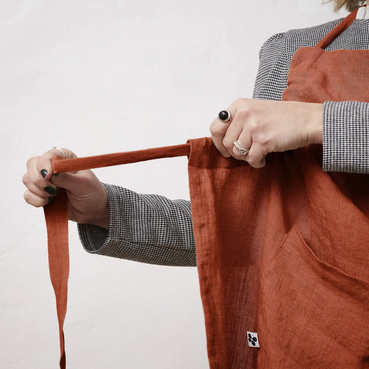 Tablier ajustable lin lavé 70 x 85 cm SOLINE Paprika by L'effet papillon