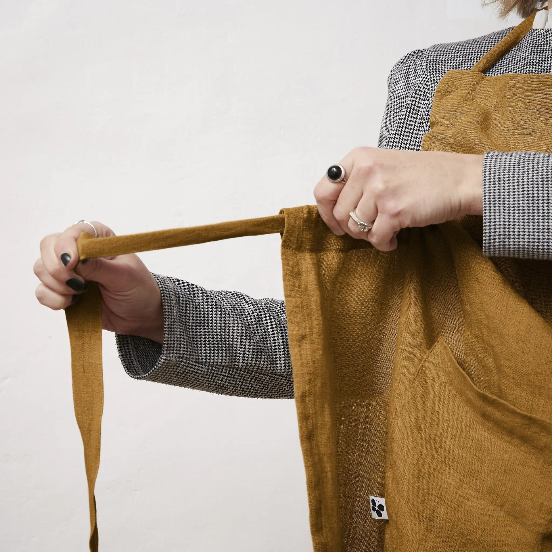Tablier ajustable lin lavé 70 x 85 cm SOLINE Caramel by L'effet papillon