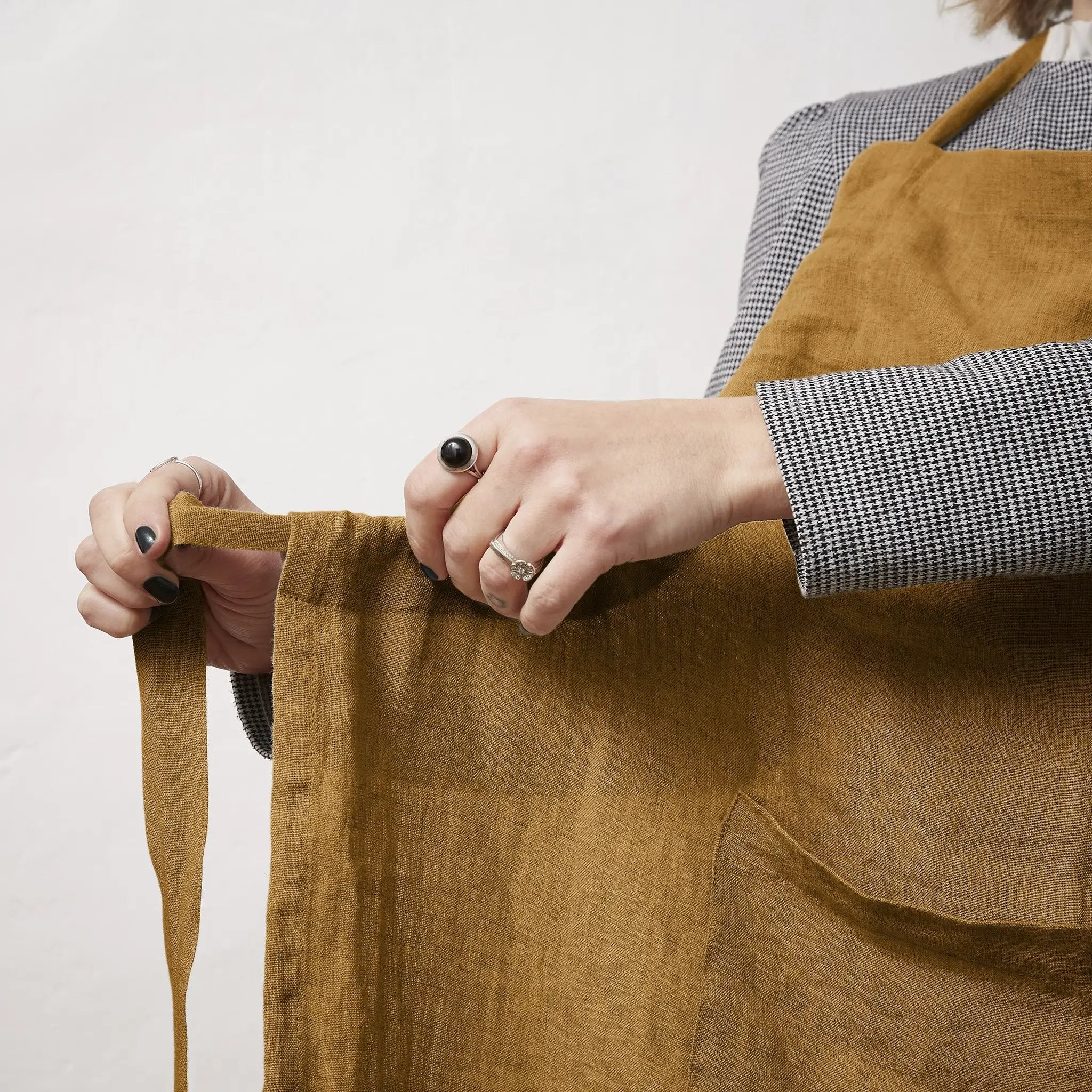 Tablier ajustable lin lavé 70 x 85 cm SOLINE Caramel by L'effet papillon