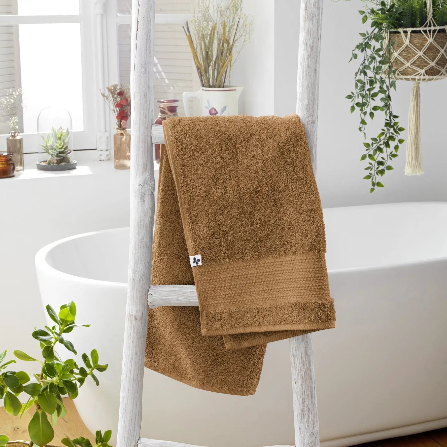 Serviette de toilette 50 x 90 cm GARANCE Camel by L'effet papillon