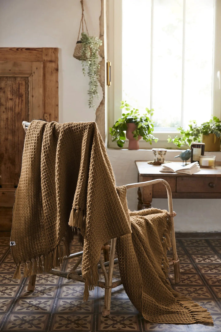 Plaid à franges 130 x 160 cm RPET GABIN Camel by L'effet papillon