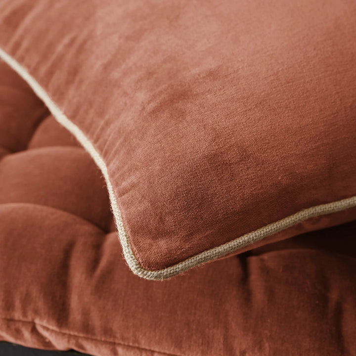 Coussin déhoussable 45 x 45 cm Velours de coton CÉSAR Terracotta by L'effet papillon