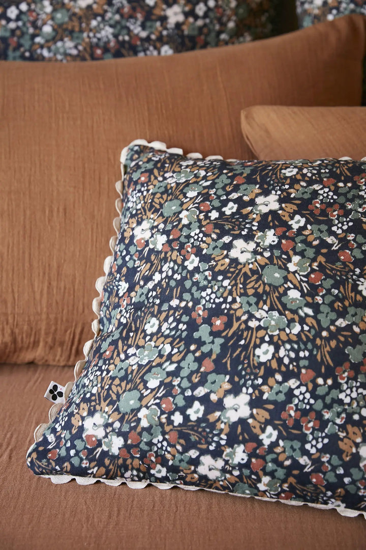 Coussin déhoussable avec croquet 40 x 40 cm Gaze de coton imprimée CAPUCINE Minuit by L'effet papillon