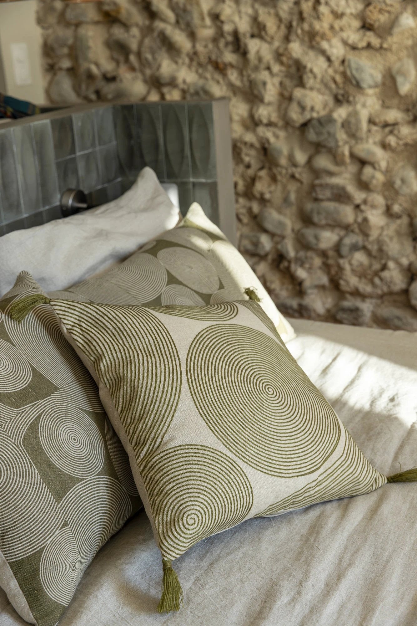 Coussin brodé Tito Naturel by Vivaraise