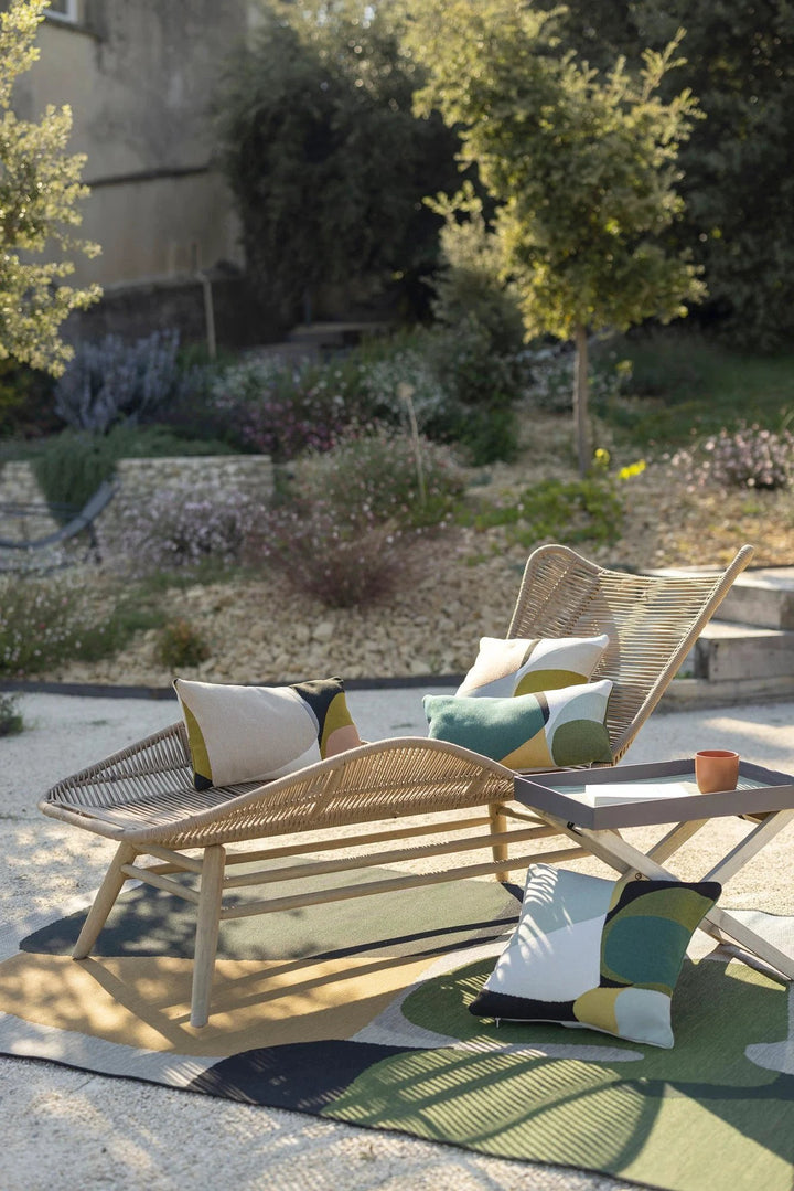 Coussin outdoor Leana Moka 45x45 cm sur salon de jardin