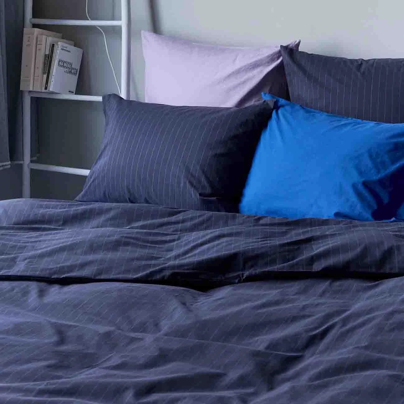Taie d'oreiller Line Blue by La Cerise sur le Gâteau