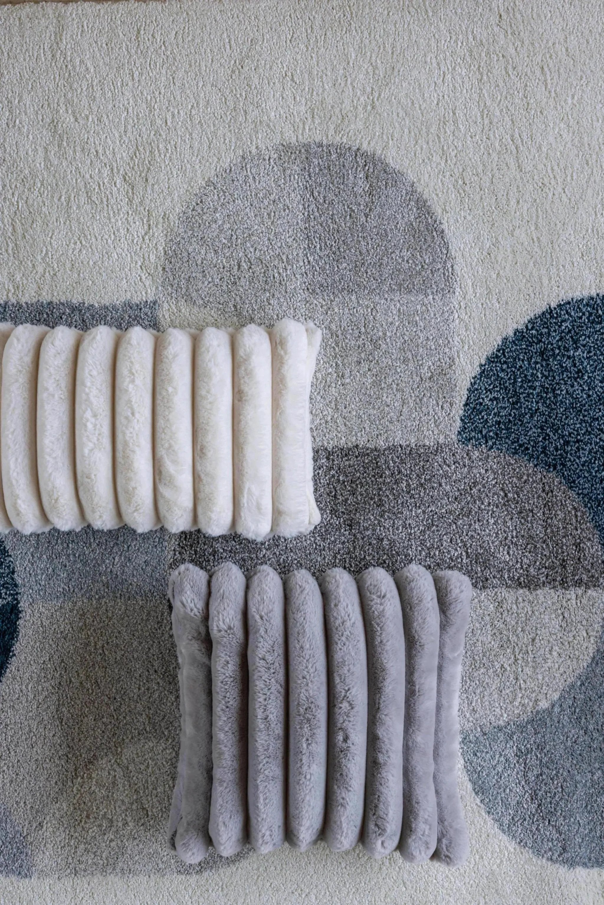 Tapis Aina 2 Paon by Vivaraise