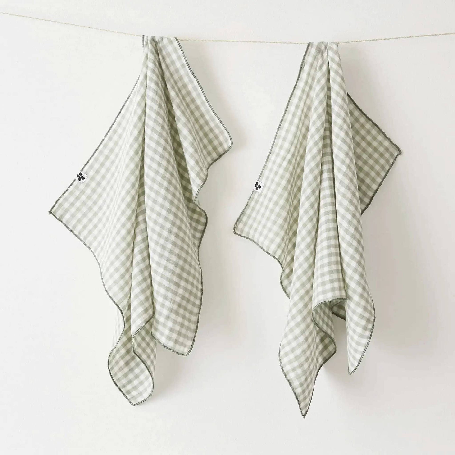 Lot de 2 essuie-mains 50 x 70 cm Gaze de coton tissée teinte VICKIE Eucalyptus by L'effet papillon