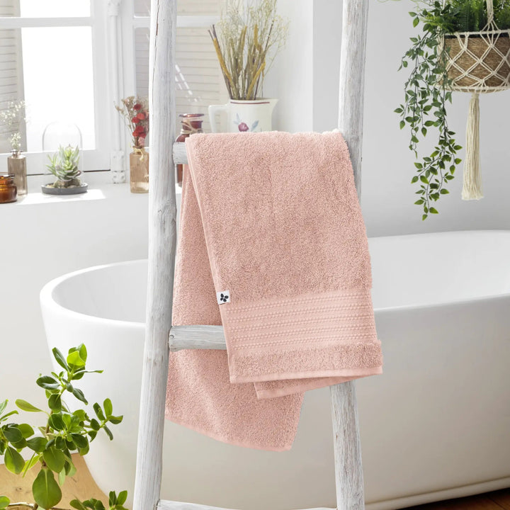 Serviette de toilette 50 x 90 cm Éponge unie GARANCE Rose poudré by L'effet papillon
