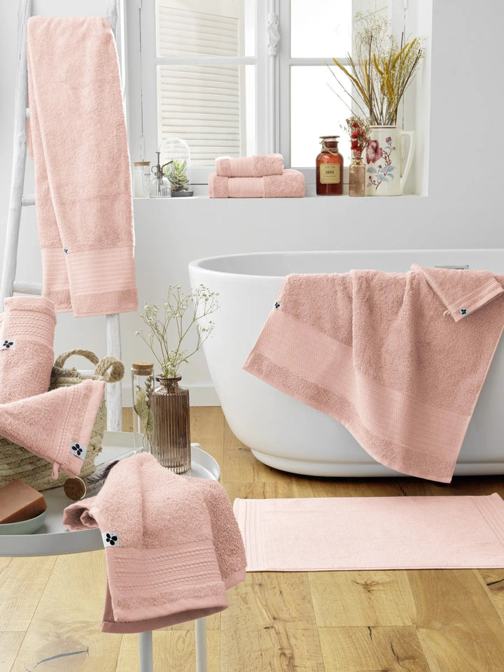 Serviette de toilette 50 x 90 cm Éponge unie GARANCE Rose poudré by L'effet papillon