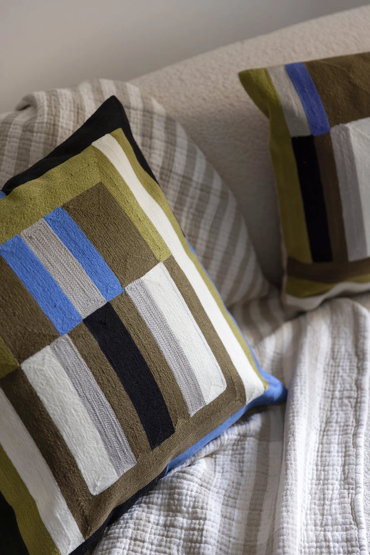 Coussin brodé Jason by Vivaraise