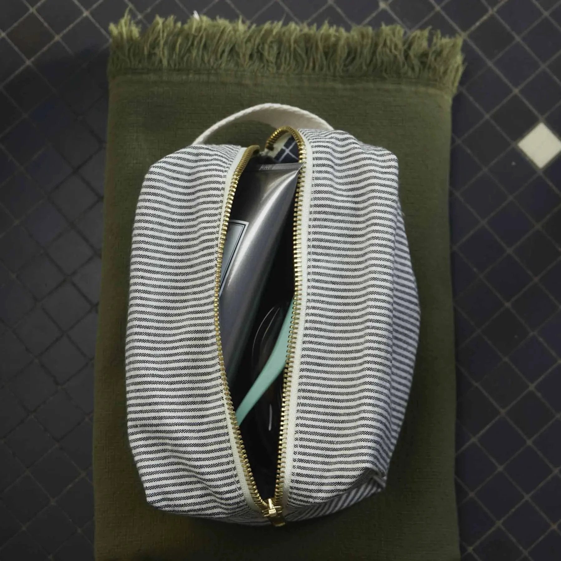 Trousse cube Finette Caviar by La Cerise sur le Gâteau