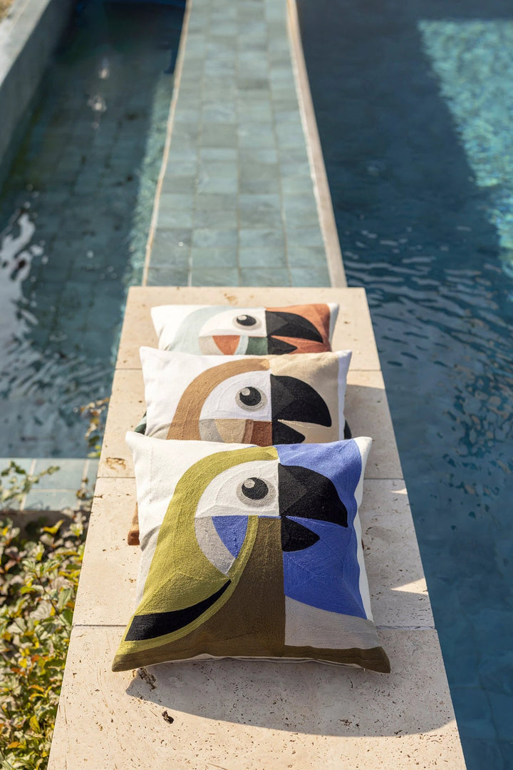 Coussin brodé Loro by Vivaraise