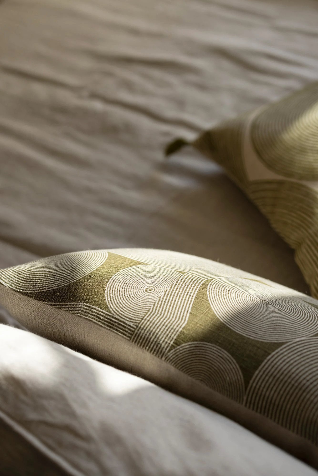 Coussin imprimé Tito Naturel by Vivaraise