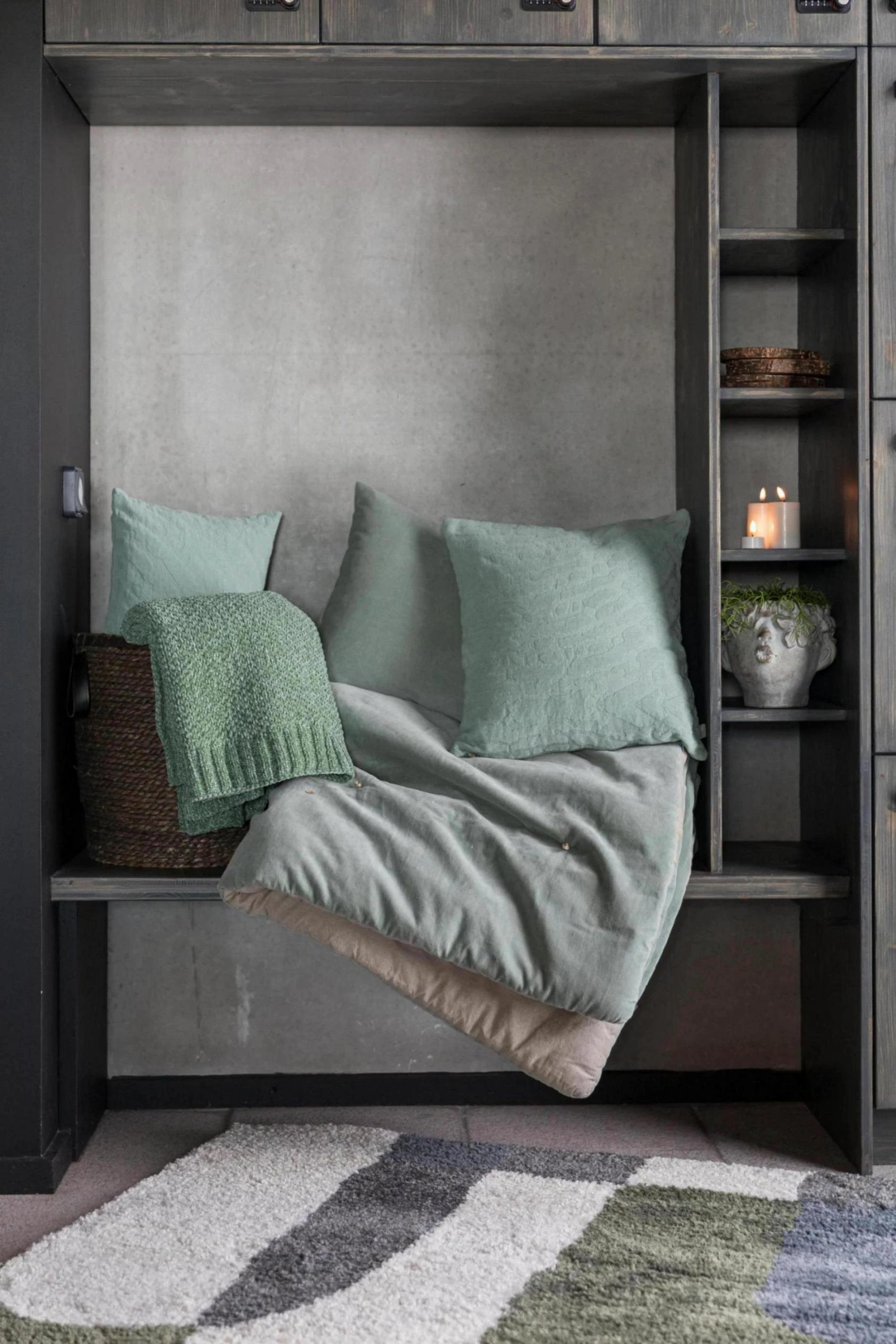 Vivaraise Coussin décoratif en velours Gris Foncé by Vivaraise