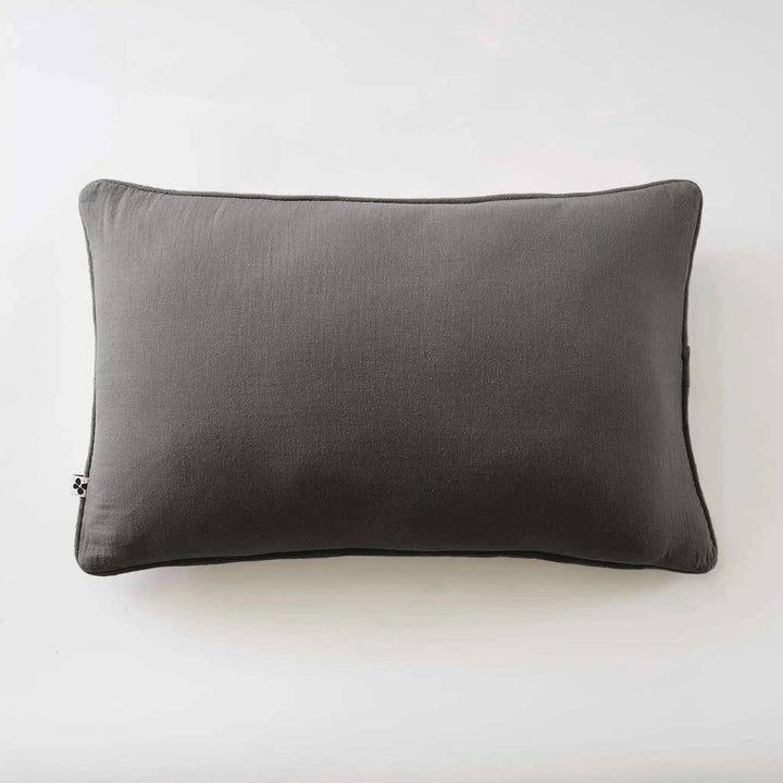 Coussin déhoussable avec passepoil Gaze de coton unie GAÏA Granit by L'effet papillon