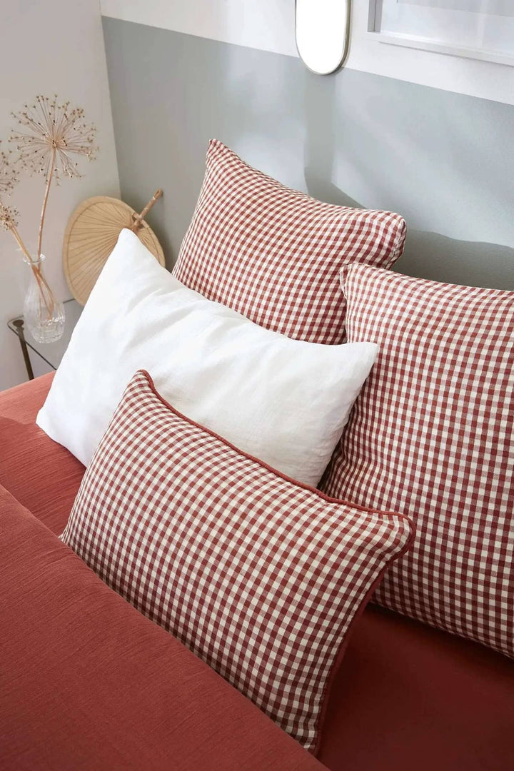 Coussin déhoussable avec passepoil Gaze de coton tissée teinte VICKIE Terracotta by L'effet papillon