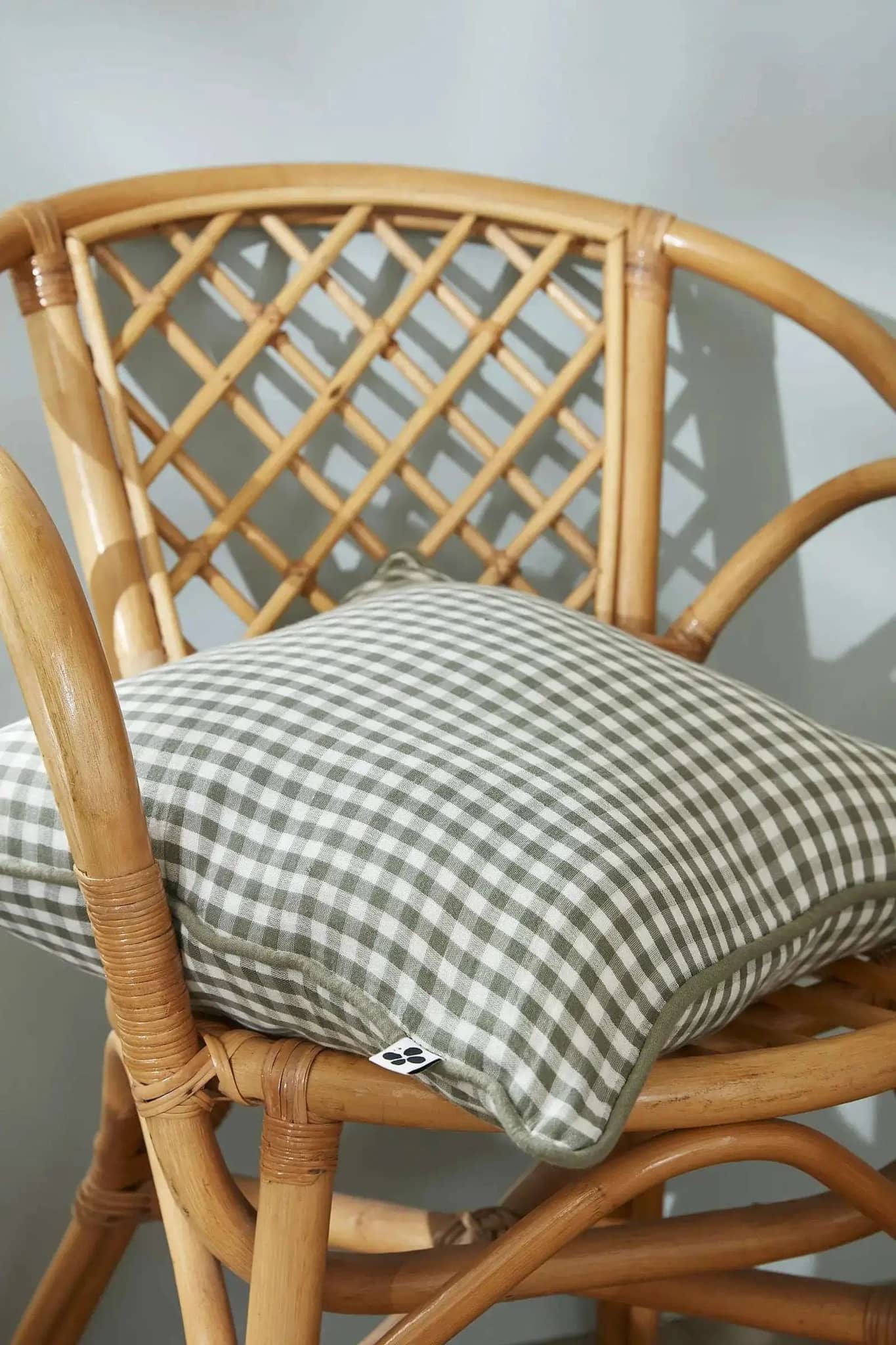 Coussin déhoussable avec passepoil Gaze de coton tissée teinte VICKIE Romarin by L'effet papillon