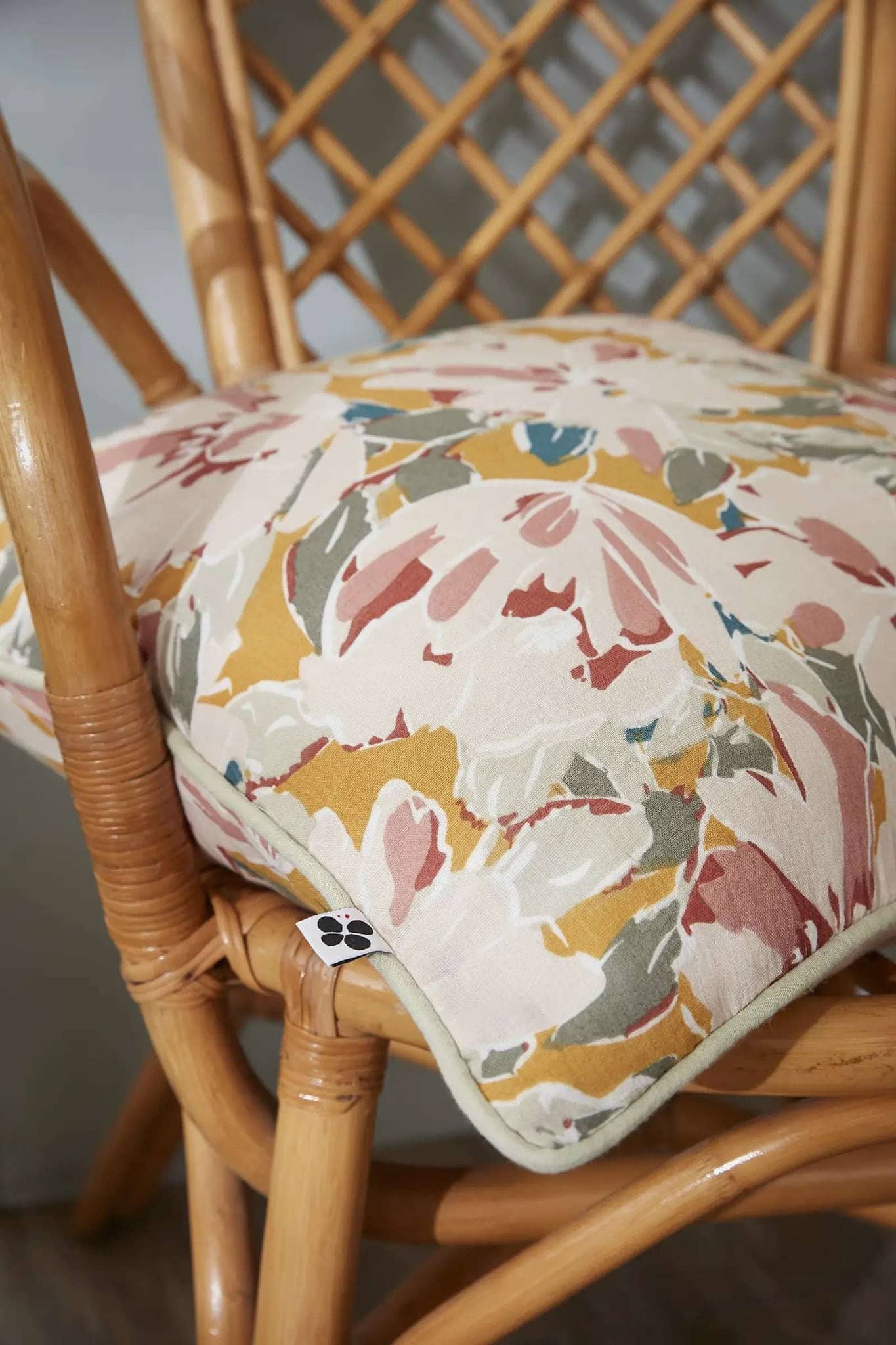 Coussin déhoussable avec passepoil 45 x 45 cm Gaze de coton imprimée CLARENCE by L'effet papillon