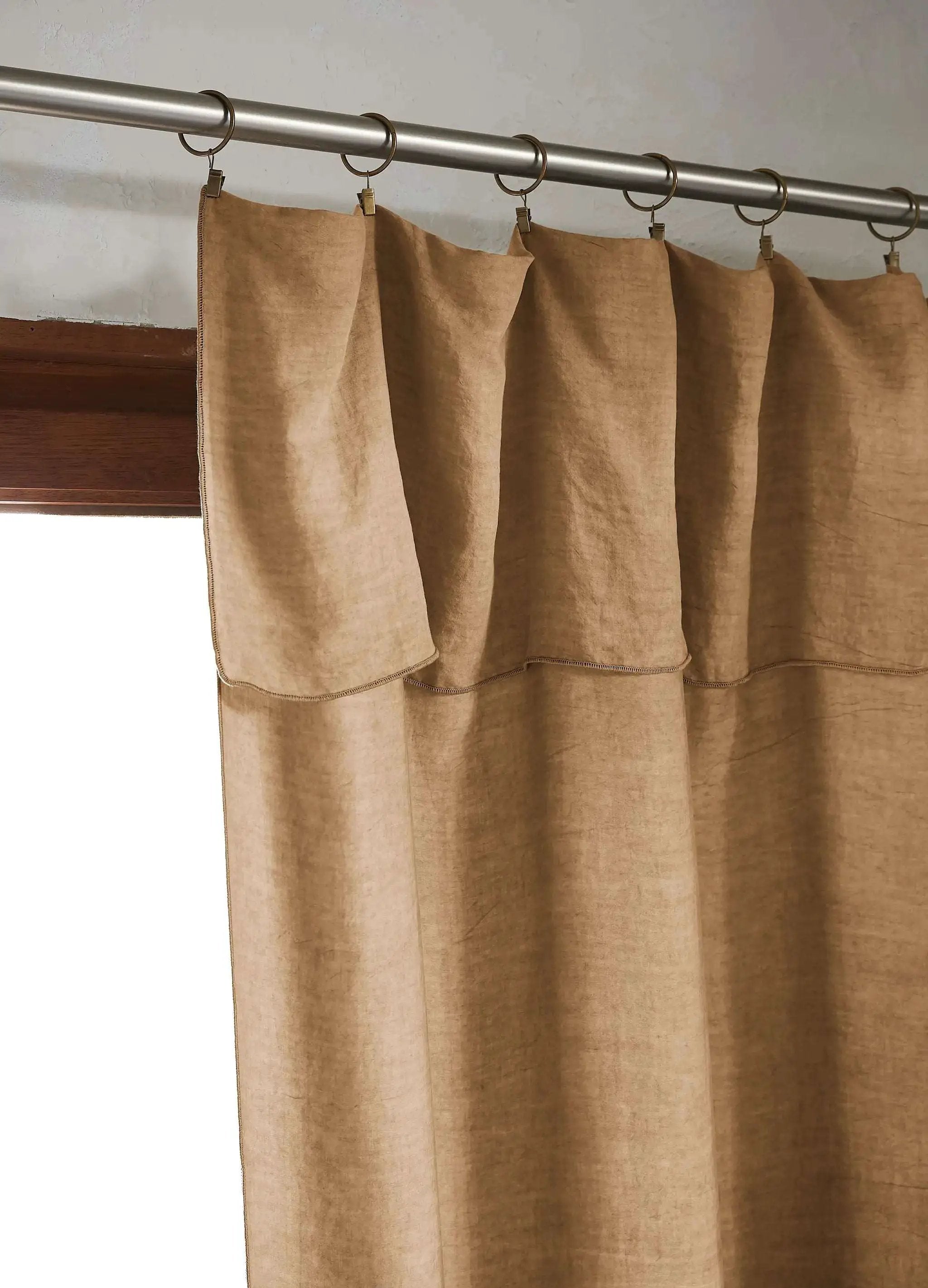 Rideau ajustable + 8 anneaux pince 140 x 270 cm Lyocell uni LYSANDRE Camel by L'effet papillon